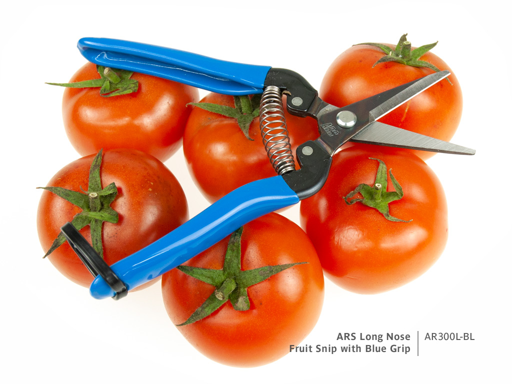 High contrast Blue Grip fruit snip is easily spotted | AR300L-BL